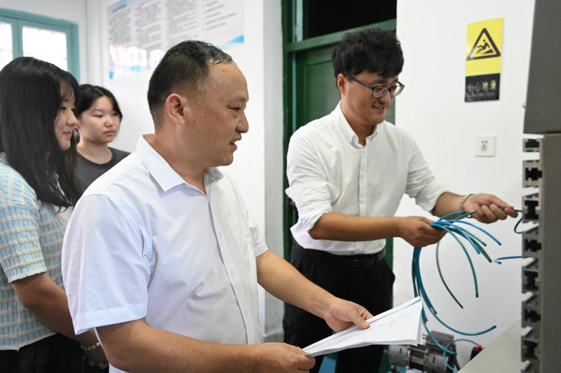 5、师傅：江兴刚  徒弟：刘志强.jpg