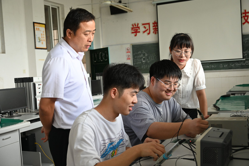 1、师傅：唐晨光 徒弟：赵圆圆_看图王.jpg